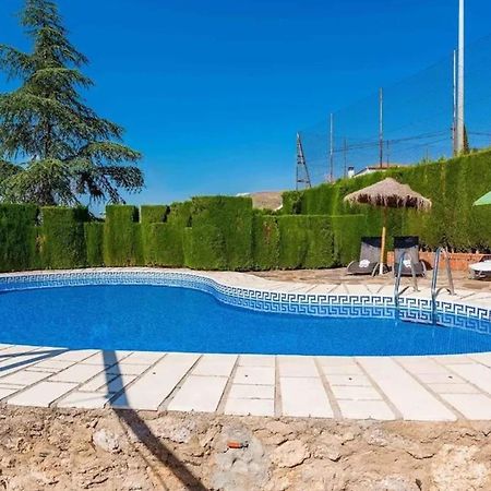 Spacious Villa With Private Pool In 莫纳奇尔 外观 照片