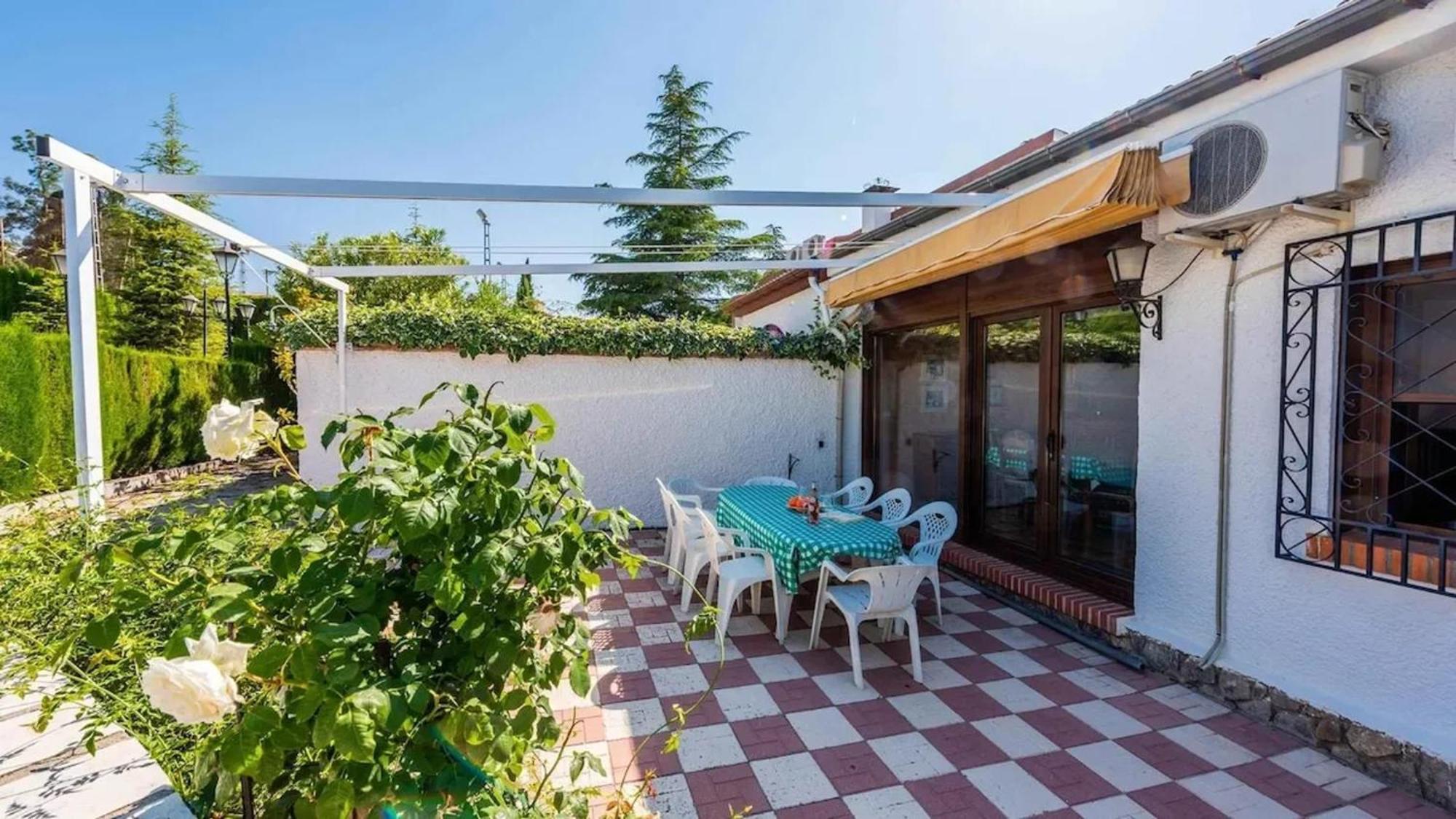 Spacious Villa With Private Pool In 莫纳奇尔 外观 照片