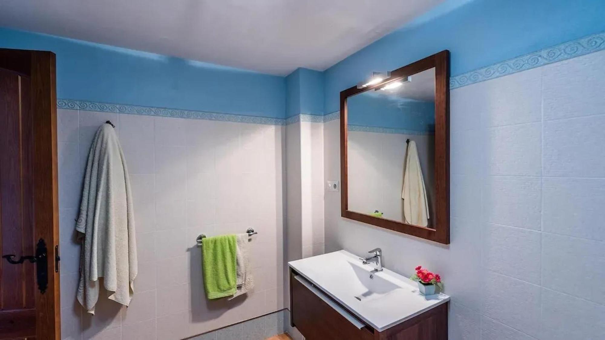Spacious Villa With Private Pool In 莫纳奇尔 外观 照片