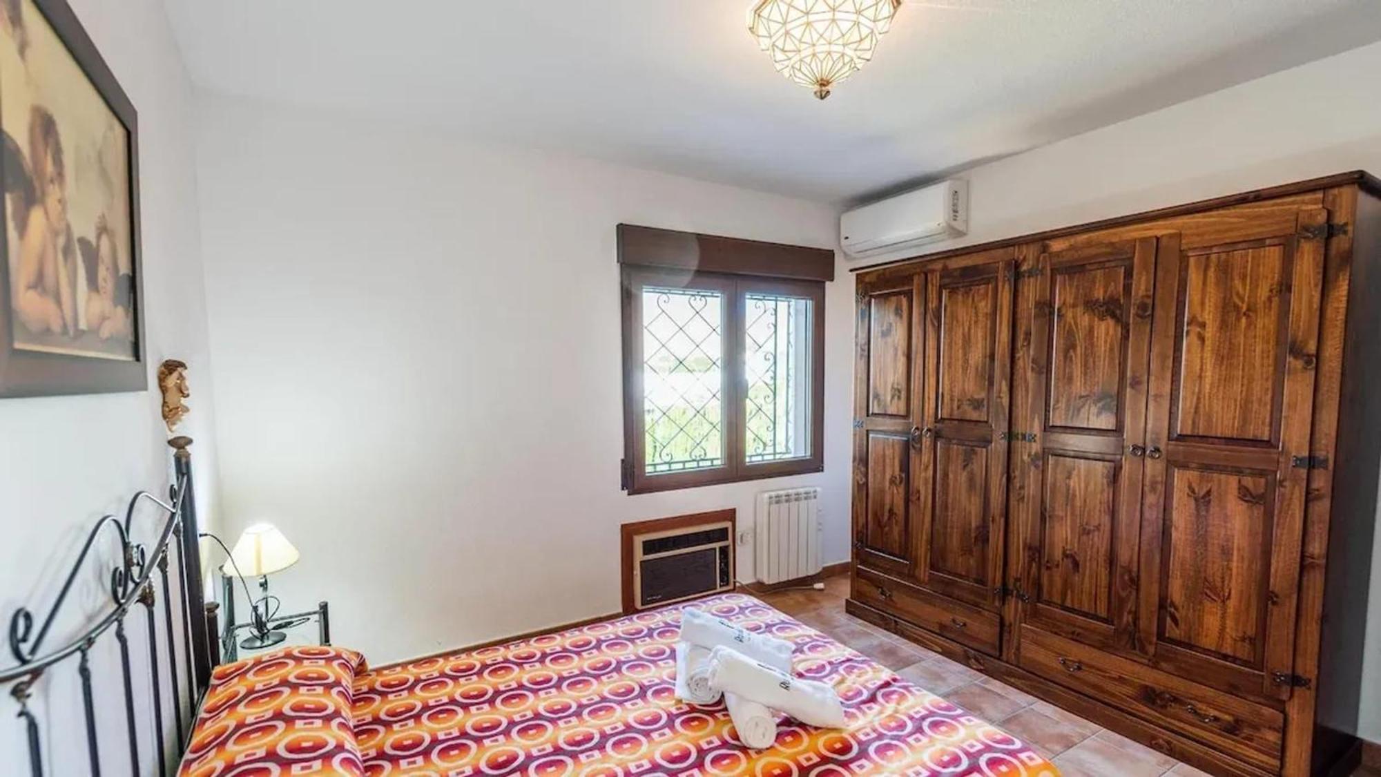 Spacious Villa With Private Pool In 莫纳奇尔 外观 照片